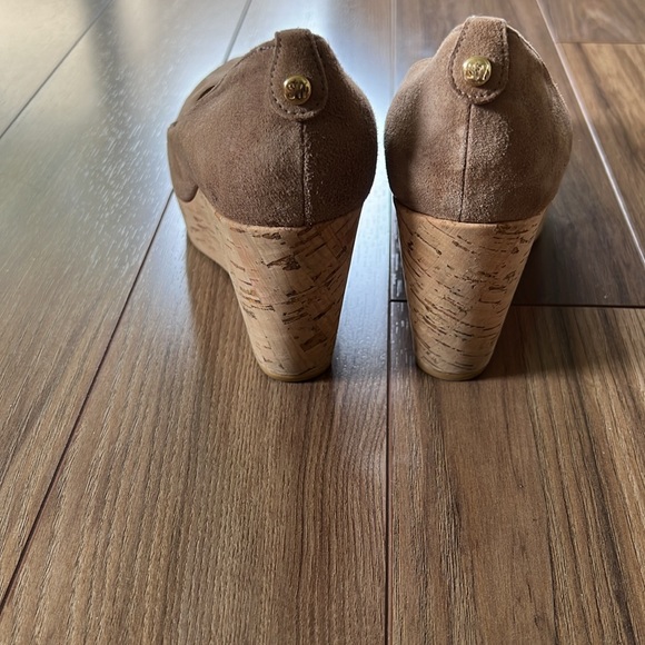 Stuart Weitzman Corkswoon Haze Suede Wedge Pump 8 - Picture 7 of 8
